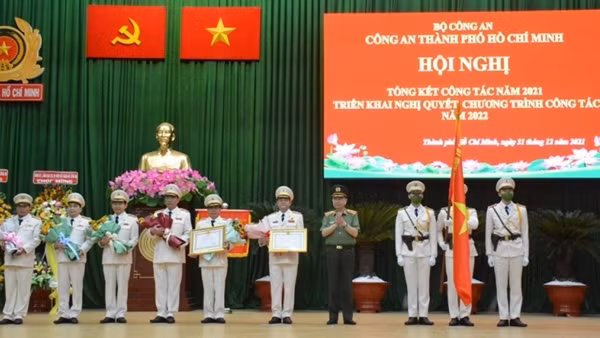 Công an TP Hồ Chí Minh kéo giảm sâu phạm pháp hình sự, tai nạn giao thông ảnh 5