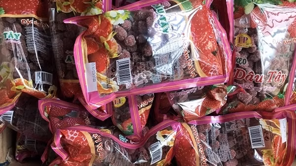 Gần 1 tấn hàng trôi nổi thành “Đặc sản Đà Lạt”