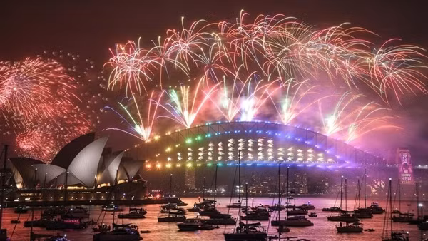 Mãn nhãn với màn pháo hoa mừng năm mới 2022 tại Sydney ảnh 3