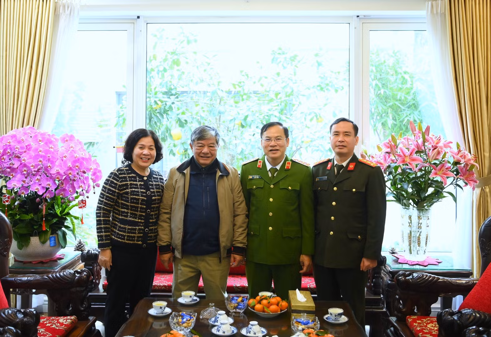 Thứ trưởng Nguyễn Văn Long thăm hỏi, tri ân các đồng chí nguyên lãnh đạo Bộ Công an và thân nhân gia đình cố lãnh đạo Bộ -0
