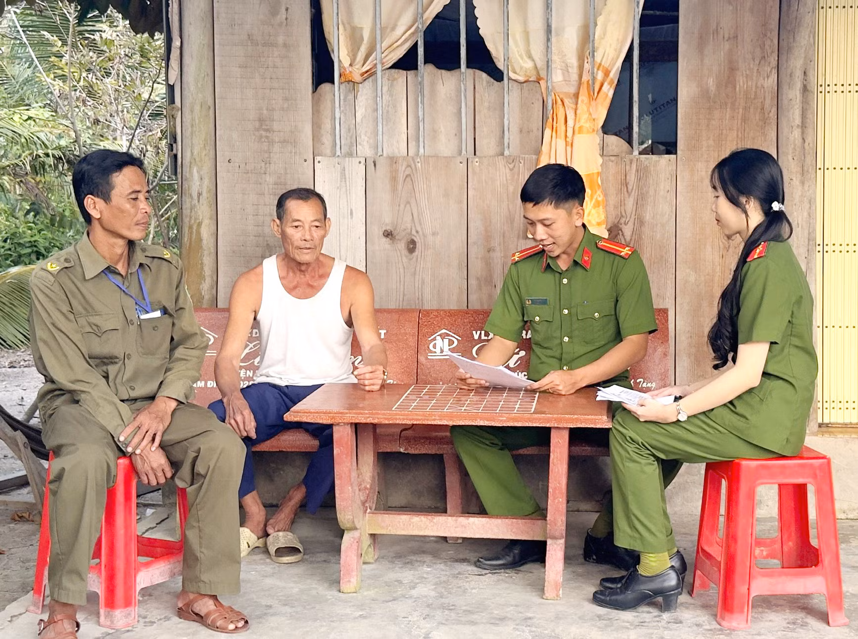 Công an Cà Mau tăng cường quản lý cư trú phục vụ bầu cử -0
