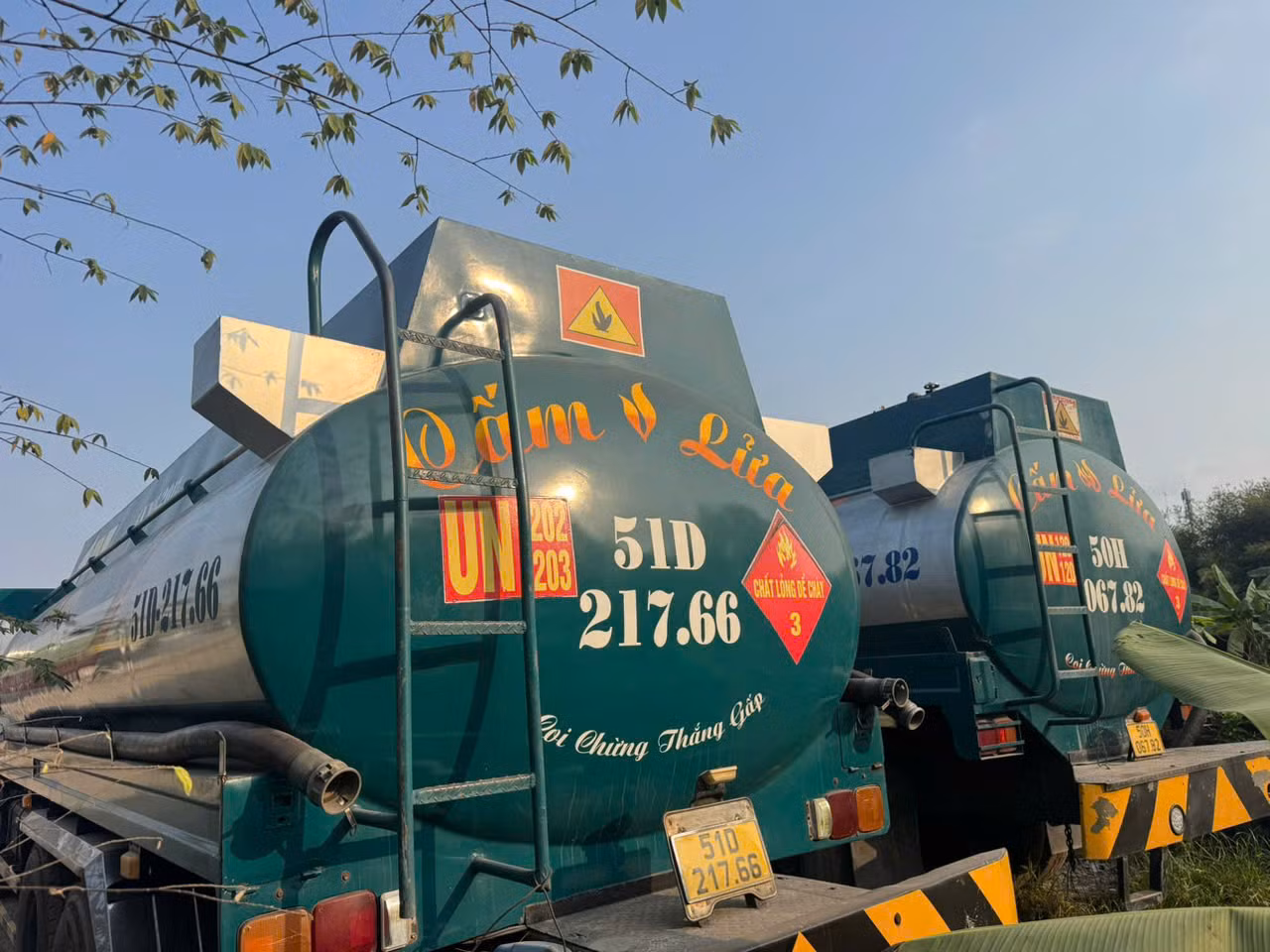 Triệt phá đường dây sản xuất, buôn bán xăng RON A95 giả quy mô lớn -2
