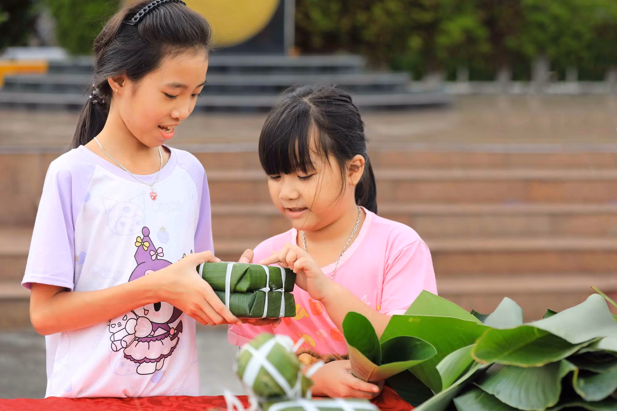 Những tấm lòng vượt sóng vì nhau -0