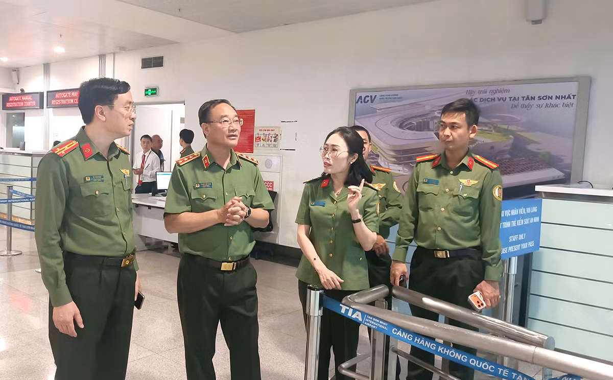 Thứ trưởng Phạm Thế Tùng kiểm tra công tác tại Cảng hàng không Quốc tế Tân Sơn Nhất -0