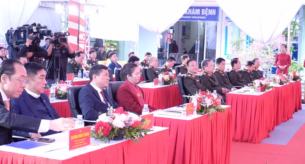 Thứ trưởng Phạm Thế Tùng dự Lễ khánh thành công trình tòa nhà khám, chữa bệnh Trung tâm Y tế Tương Dương -0