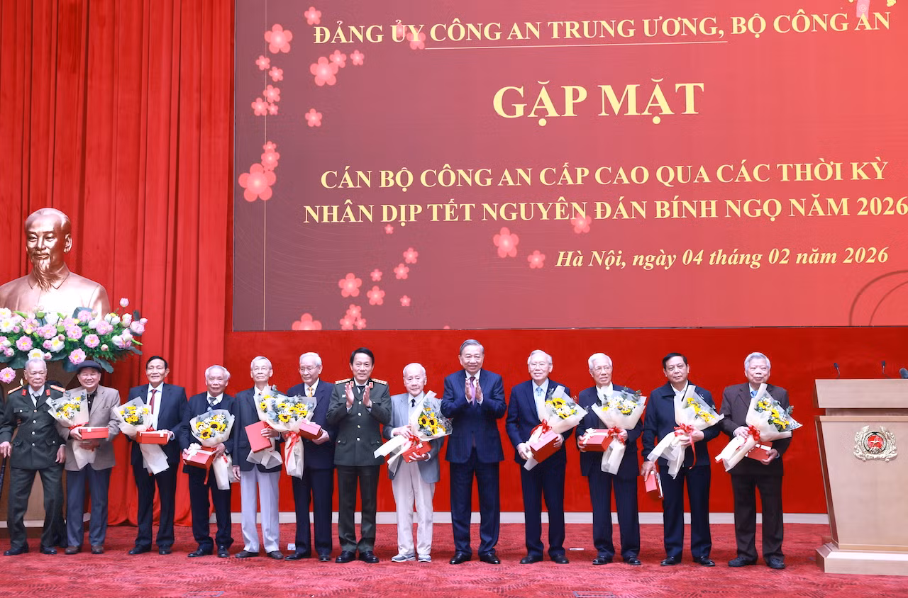 Khơi dậy ý chí, khát vọng hành động quyết liệt trong toàn dân thực hiện thắng lợi mục tiêu Đại hội XIV -0