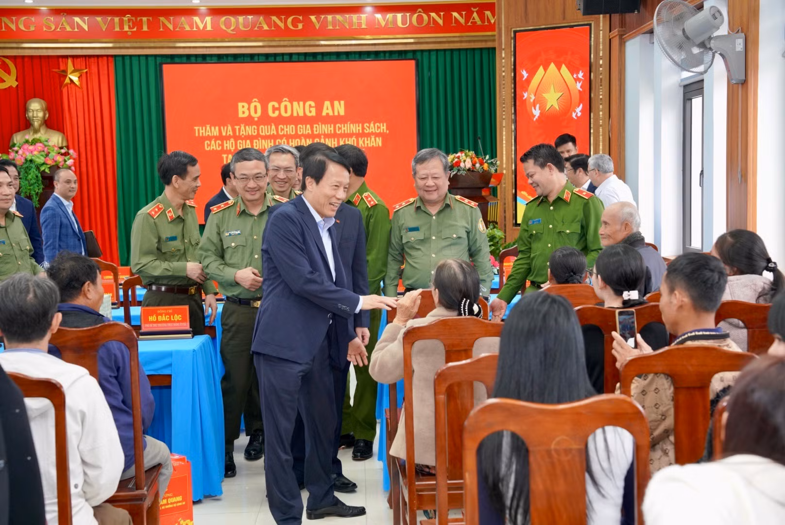Bộ trưởng Lương Tam Quang giám sát, kiểm tra công tác bầu cử tại TP Huế -0