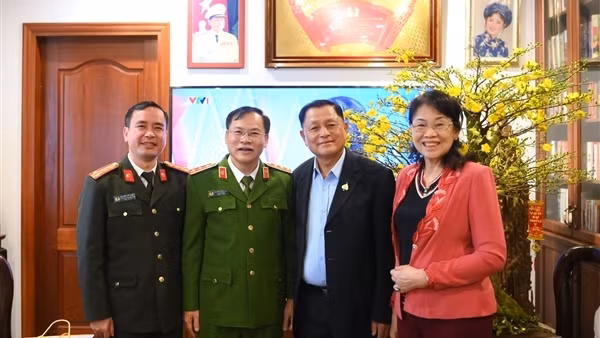 Thứ trưởng Nguyễn Văn Long thăm hỏi, chúc Tết các đồng chí nguyên lãnh đạo Bộ Công an và thân nhân gia đình cố lãnh đạo Bộ