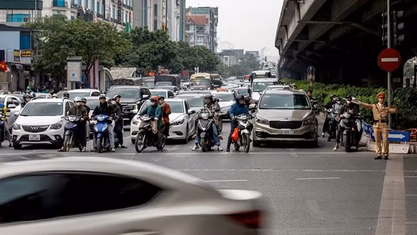 CSGT toàn quốc đảm bảo giao thông an toàn, hỗ trợ người dân về quê ăn Tết