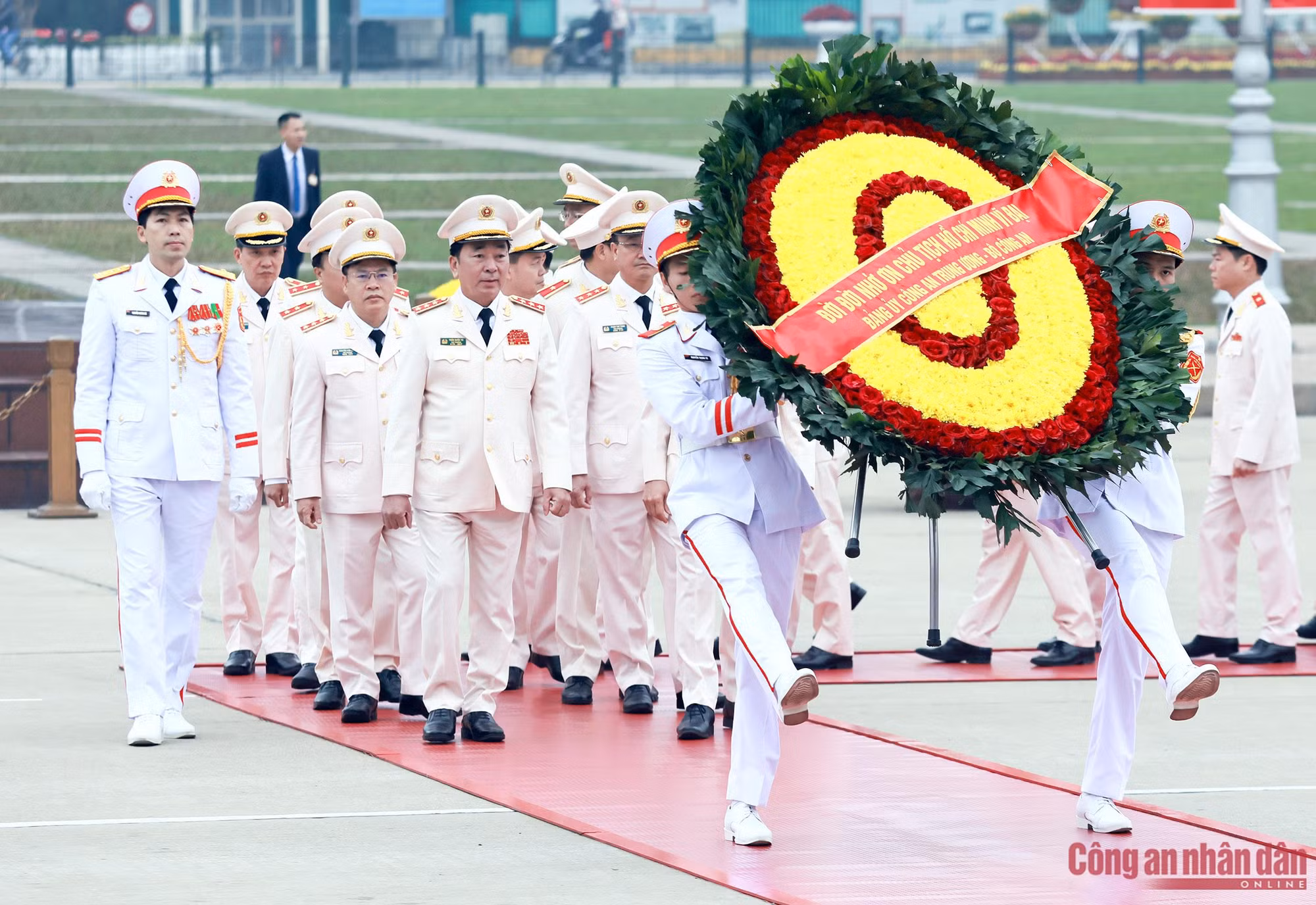 Lãnh đạo Đảng, Nhà nước vào Lăng viếng Bác nhân kỷ niệm 96 năm Ngày thành lập Đảng -2
