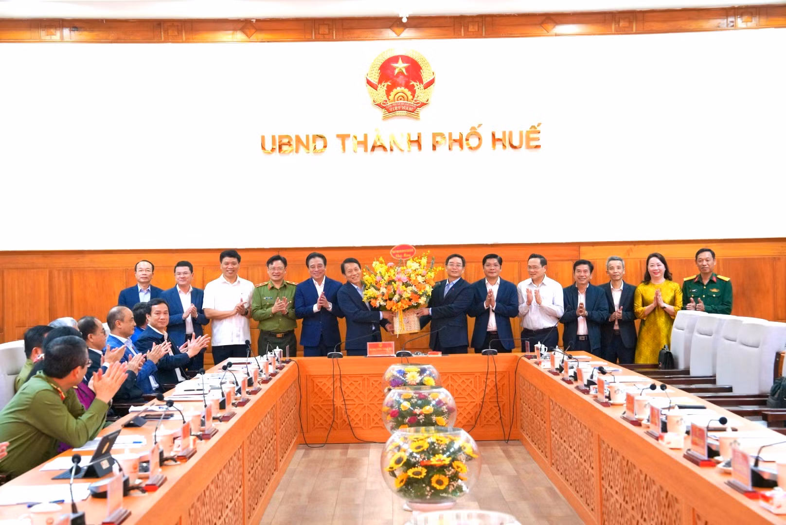 Bộ trưởng Lương Tam Quang giám sát, kiểm tra công tác bầu cử tại TP Huế -0
