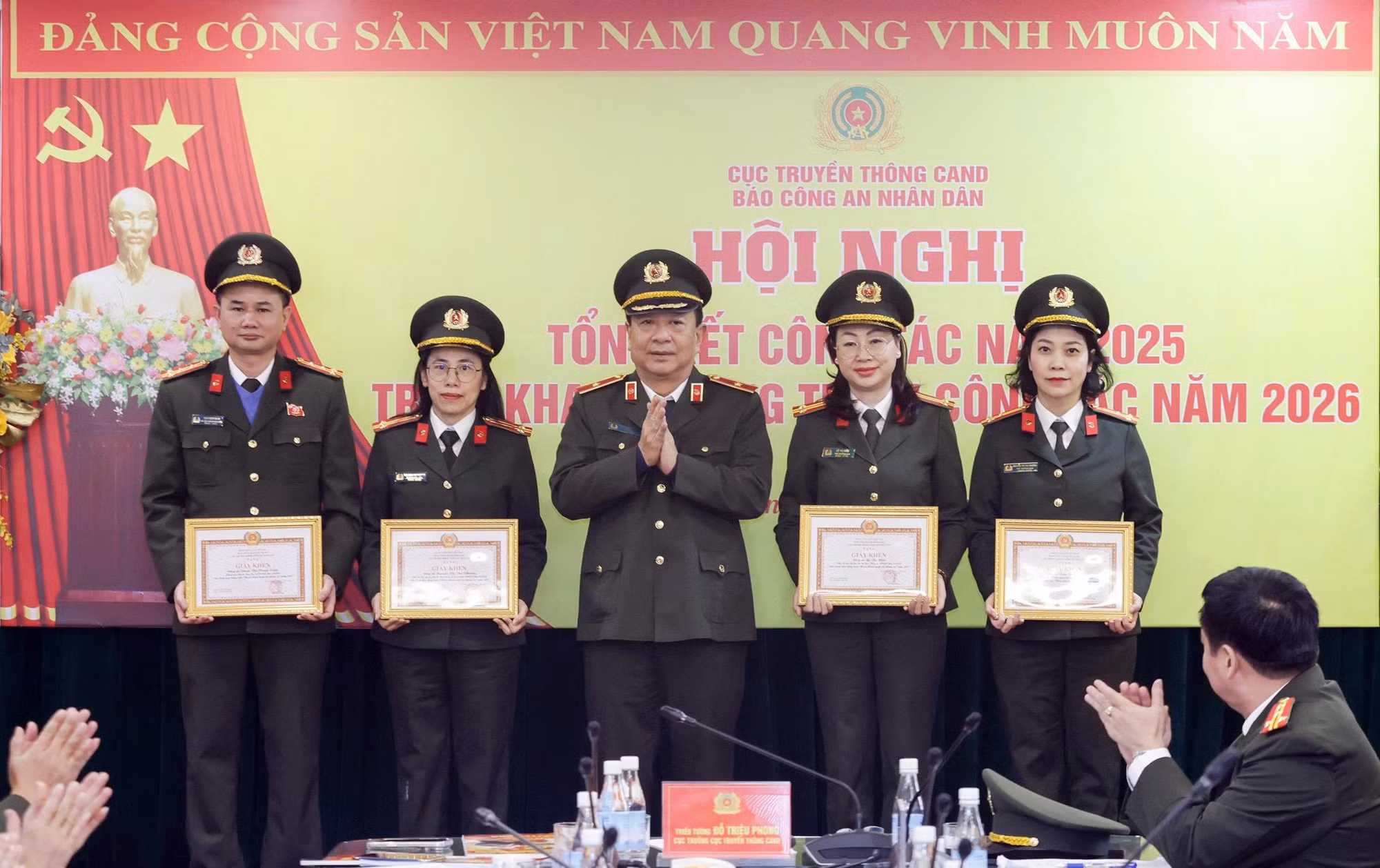 Đổi mới tư duy và tái định vị Báo CAND trong giai đoạn cách mạng mới -1