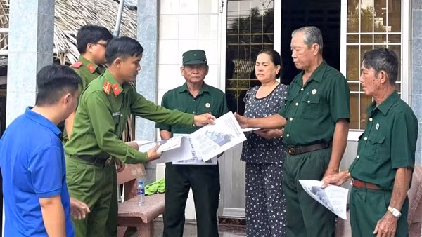 Công an Cà Mau tăng cường quản lý cư trú phục vụ bầu cử