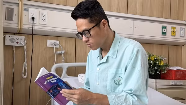 Bác sĩ vùng cao suy thận giai đoạn cuối hồi sinh từ người hiến tạng chết não