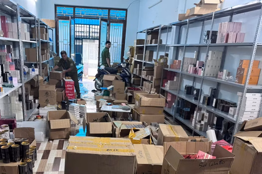 Triệt phá đường dây buôn bán hàng giả là mỹ phẩm, trị giá tương đương hàng thật 10 tỷ đồng -0