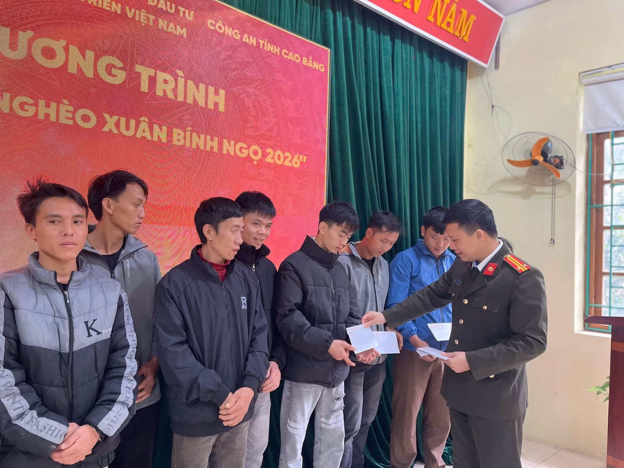 Quà Xuân ấm áp BIDV và Báo CAND tặng đồng bào nghèo Cao Bằng -0