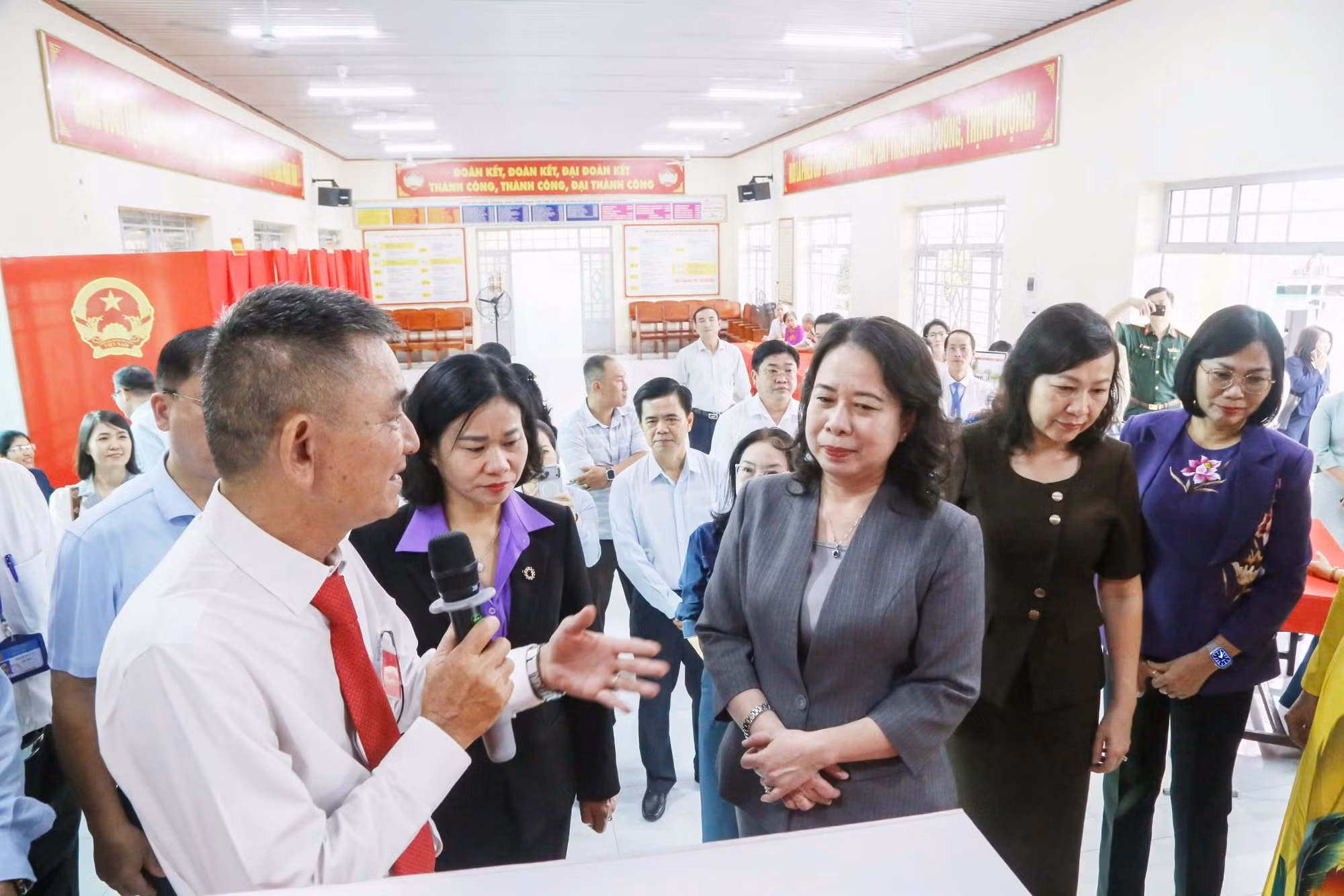 Phó Chủ tịch nước Võ Thị Ánh Xuân kiểm tra công tác bầu cử tại Đồng Nai -0