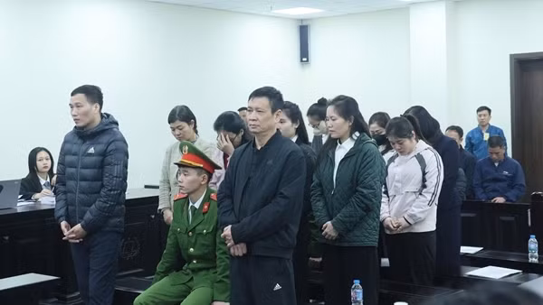 Xét xử cựu Chủ tịch Công ty Vàng Việt Nam cùng 10 bị cáo trong đường dây buôn lậu 546kg vàng
