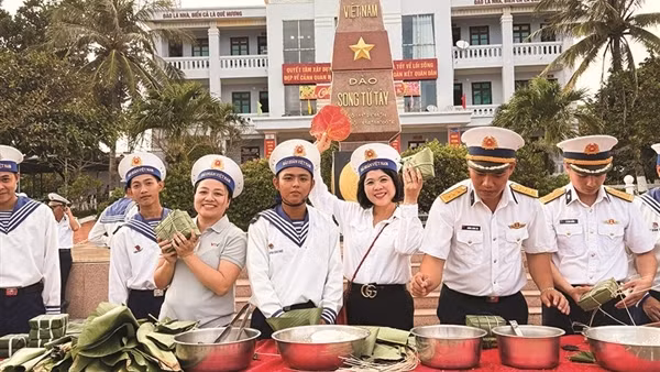 Mùa xuân - bản giao hưởng của ánh sáng và niềm tin