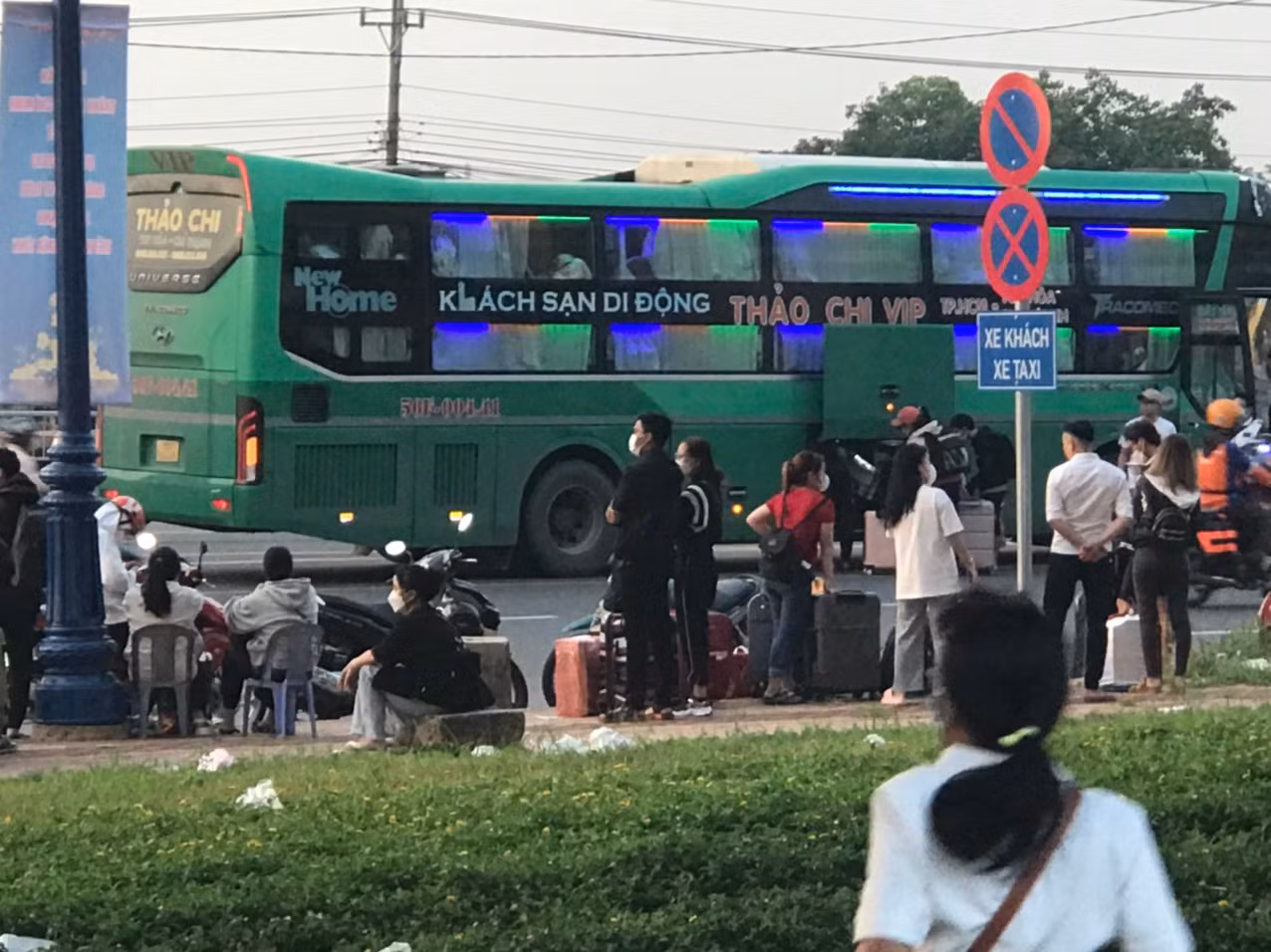 Còn hơn 40% lượng vé xe khách liên tỉnh từ TP Hồ Chí Minh về các địa phương dịp cao điểm Tết -0