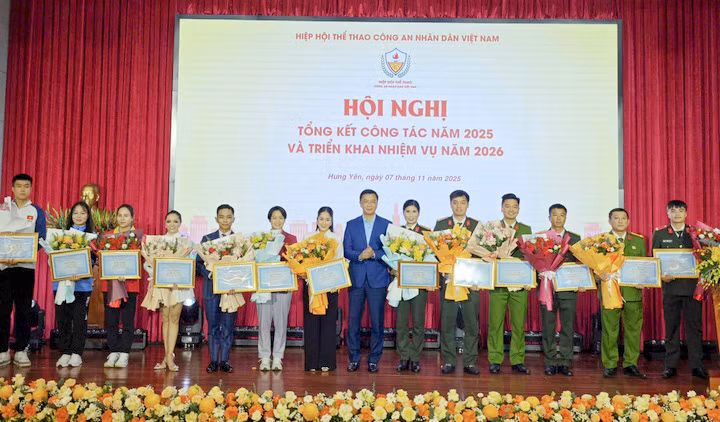 Một năm rực rỡ của thể thao Công an nhân dân -1