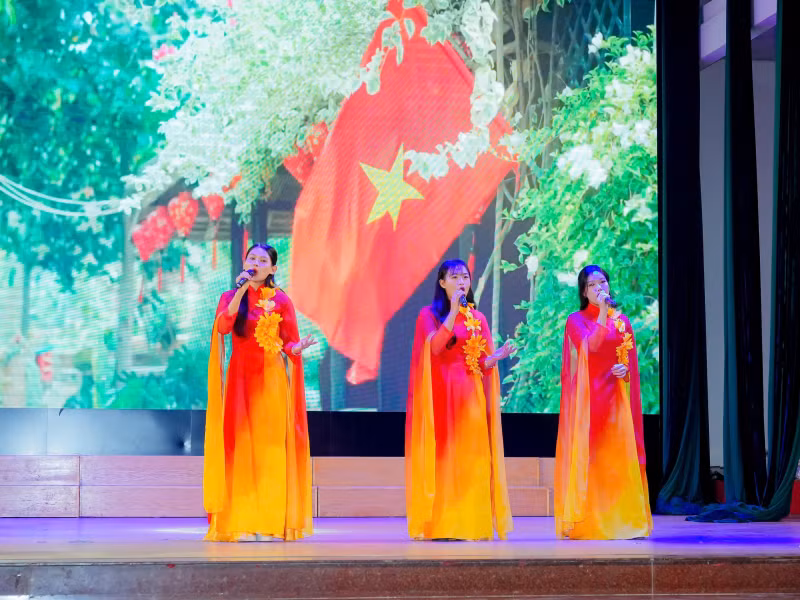 Rực rỡ sắc màu tại chương trình nghệ thuật “Mừng Đảng quang vinh-Mừng xuân Đất nước” -0