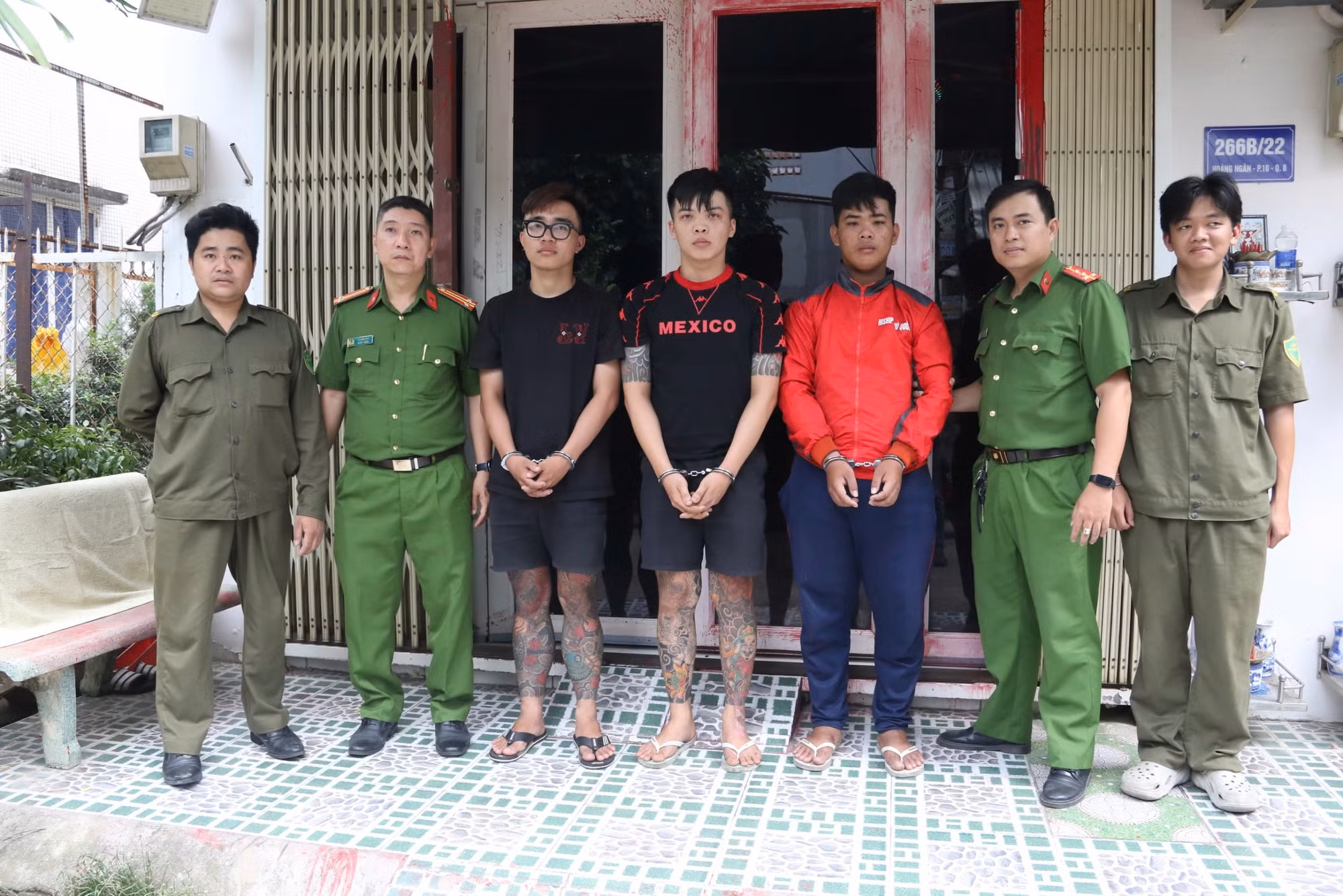 Bắt giữ nhóm đối tượng tạt sơn nhằm khủng bố đòi nợ -2