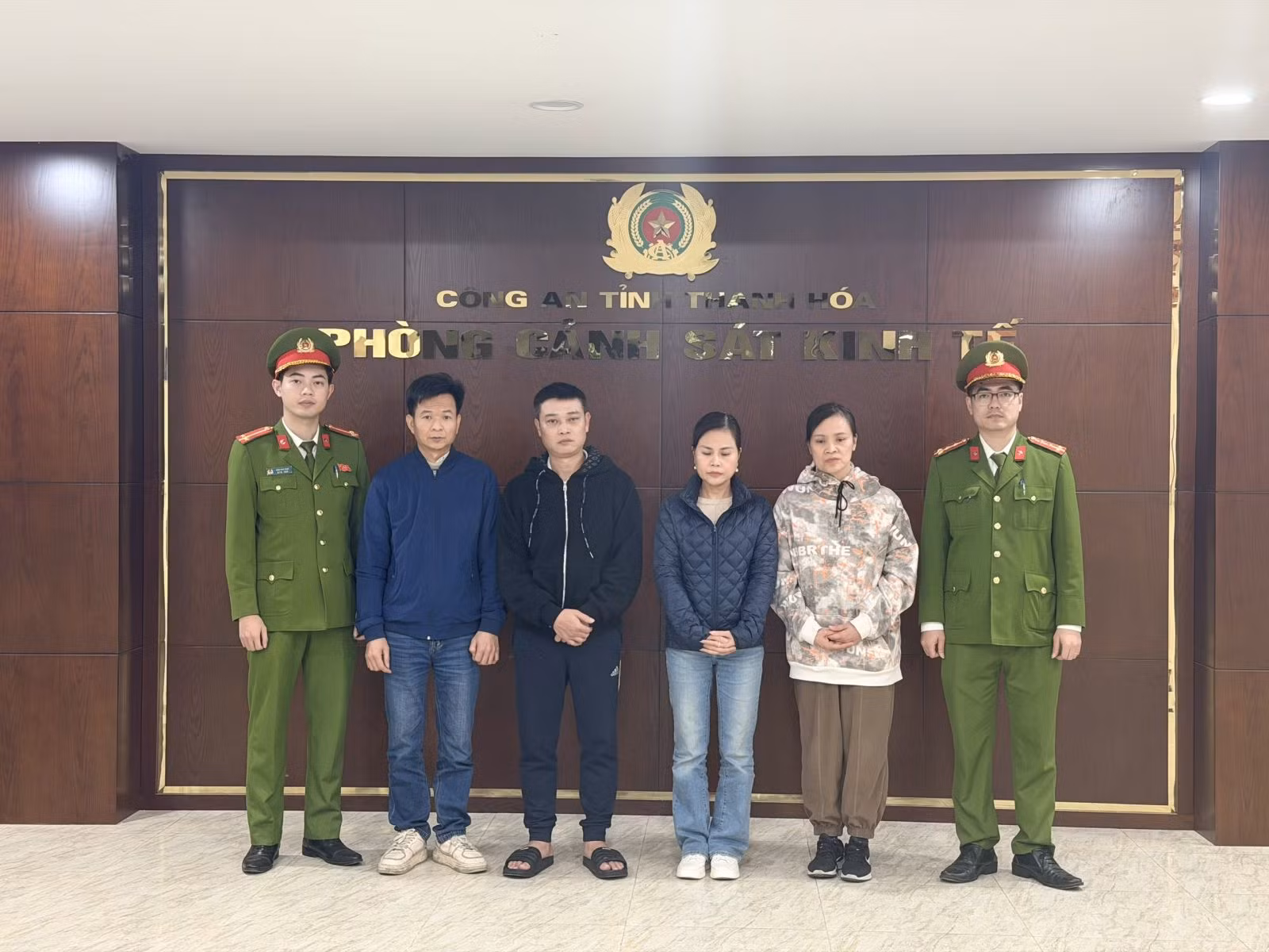 Đánh sập đường dây sản xuất thuốc, thực phẩm chức năng giả trên không gian mạng -0
