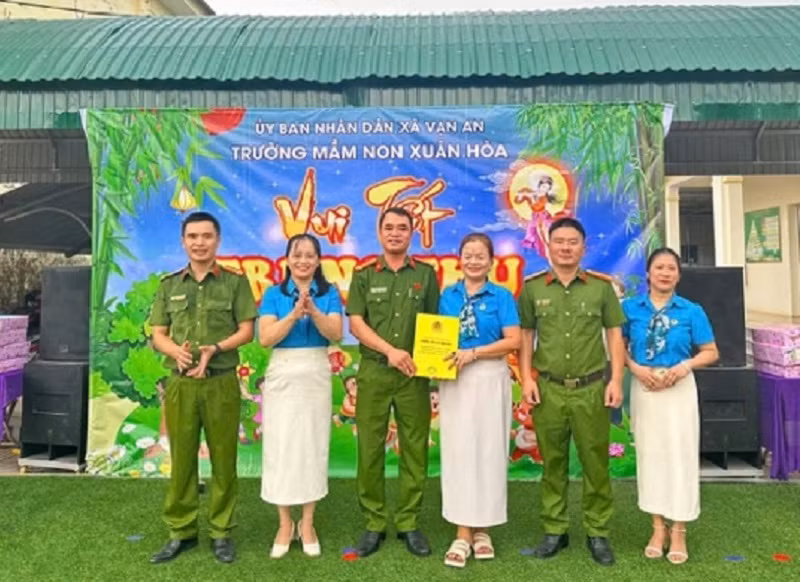 Cụ thể hoá Nghị quyết Đại hội XIV của Đảng - Ghi nhận từ thực tiễn Công an cơ sở -0