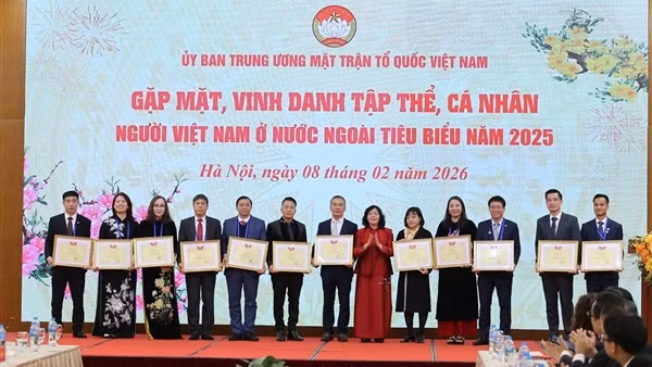 Mặt trận Tổ quốc Việt Nam vinh danh tập thể, cá nhân kiều bào tiêu biểu