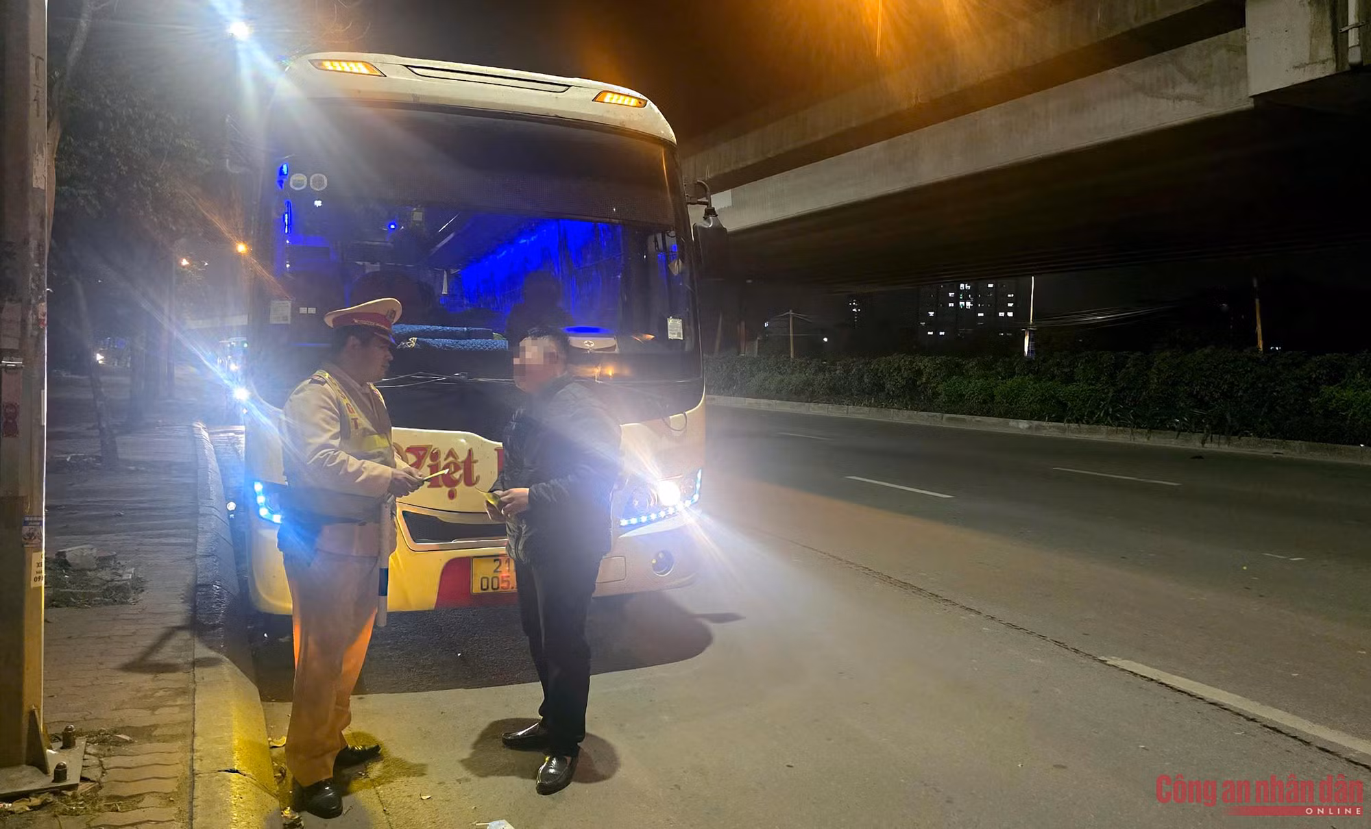 CSGT Hà Nội ứng trực, tăng cường xử lý vi phạm ngày Tết ảnh 8 CSGT Hà Nội ứng trực, tăng cường xử lý vi phạm ngày Tết -0