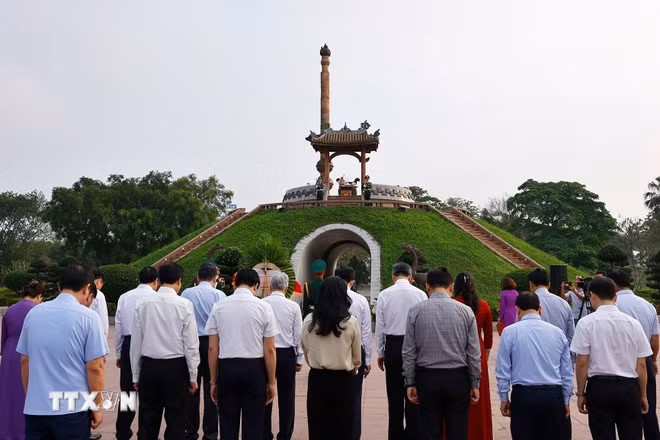 Chủ tịch Quốc hội dự lễ khánh thành Khu lưu niệm Tổng Bí thư Lê Duẩn -0