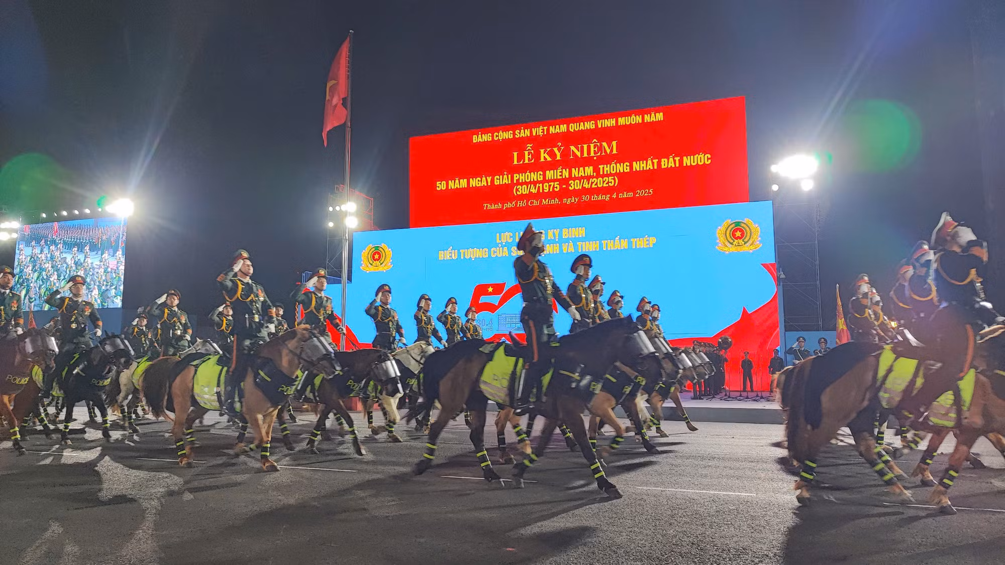 Tổng hợp luyện diễu binh, diễu hành lần thứ 2 diễn ra thuận lợi -7