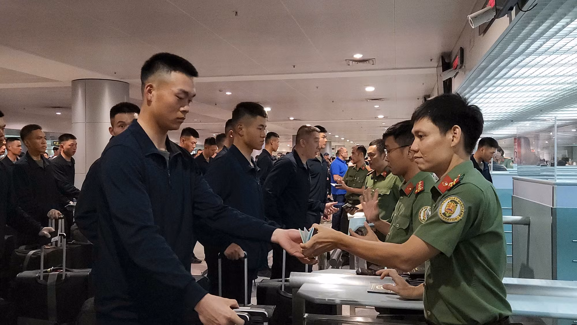 Lực lượng quân giải phóng nhân dân Trung Quốc đến TP Hồ Chí Minh tham gia diễu binh, diễu hành -0