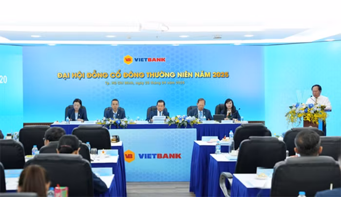 Vietbank đặt mục tiêu lợi nhuận tăng 55%, tăng vốn điều lệ lên 10.919,7 tỷ đồng trong năm 2025 -0