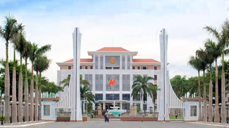 Bất ngờ số trụ sở và xe ô tô công dôi dư sau hợp nhất Đà Nẵng và Quảng Nam -0