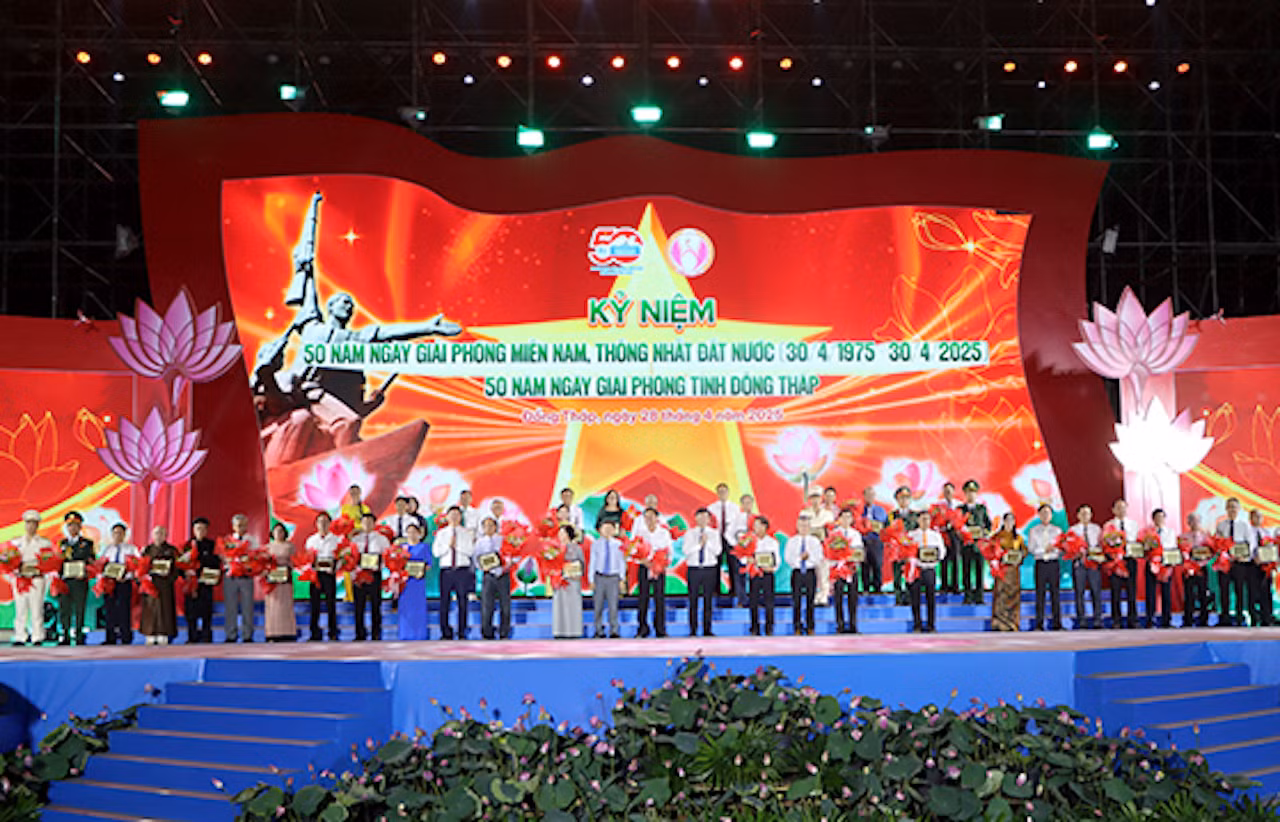 Tỉnh Trà Vinh đón nhận Huân chương Hồ Chí Minh -0