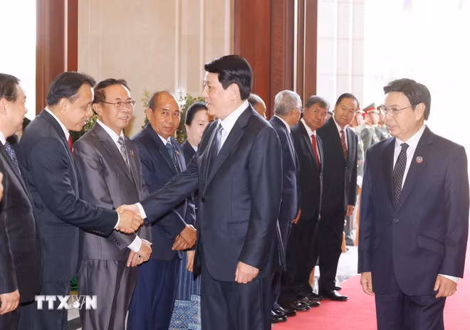 Dành ưu tiên cao nhất cho việc củng cố và tăng cường quan hệ Việt Nam-Lào -0