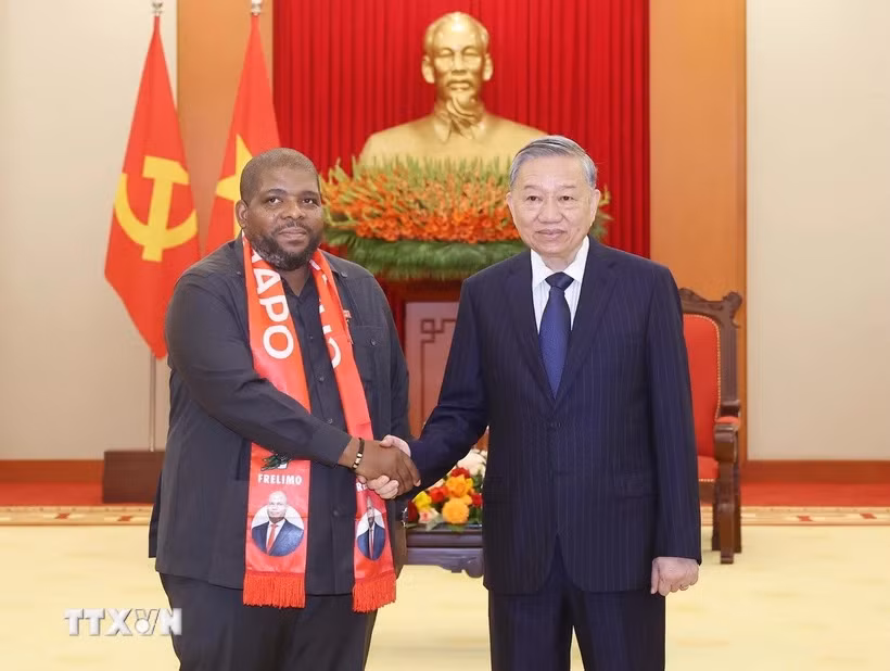 Tổng Bí thư Tô Lâm tiếp Tổng Thư ký Đảng Mặt trận giải phóng Mozambique -0
