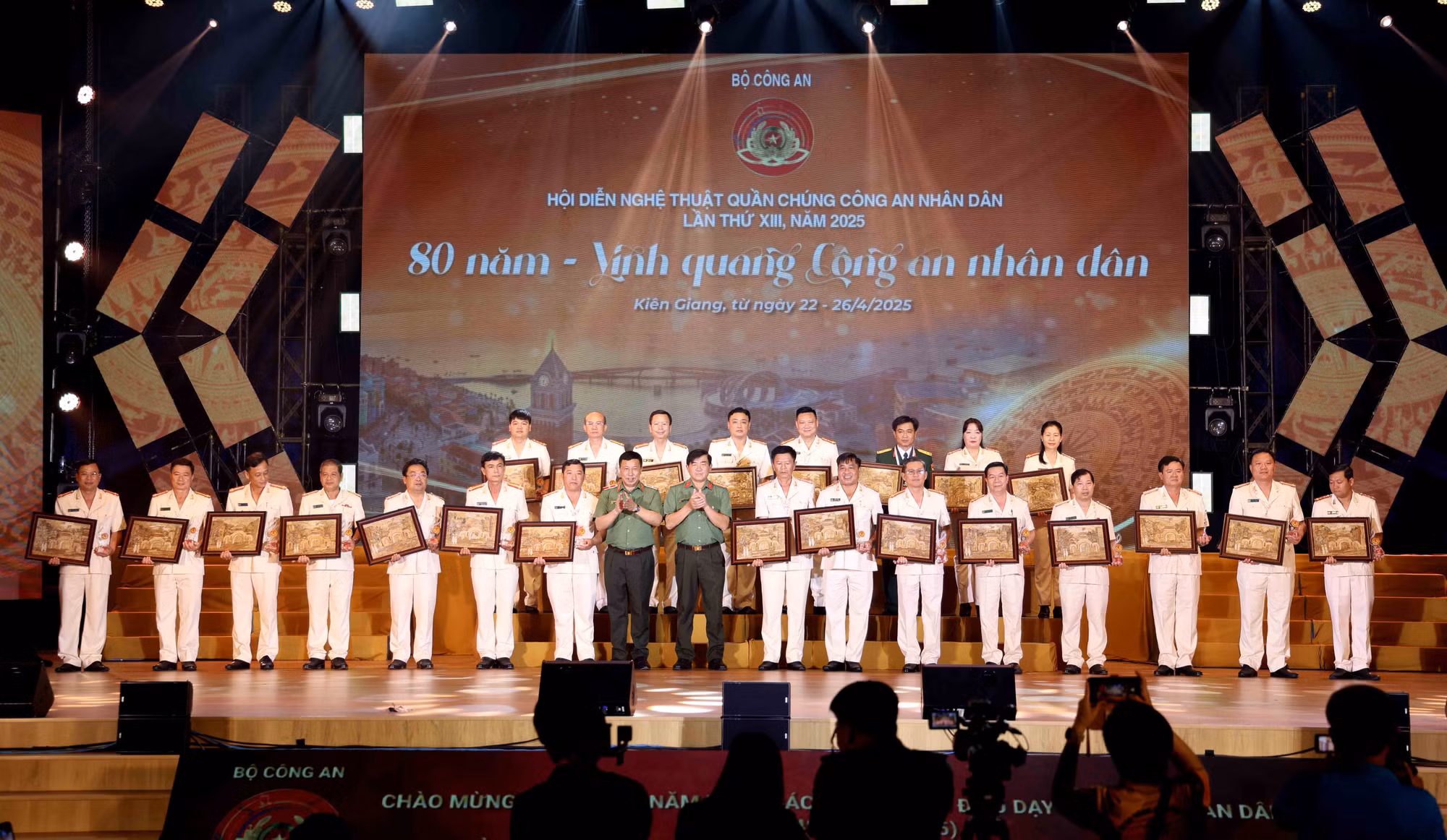 Khai mạc Hội diễn Nghệ thuật quần chúng Công an nhân dân lần thứ XIII năm 2025 khu vực IV, tại Kiên Giang -0