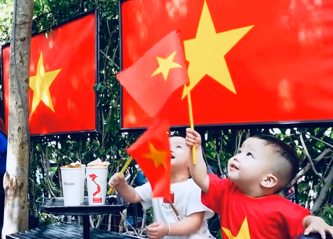 Ngắm vẻ đẹp của hòa bình, của sự thống nhất -4