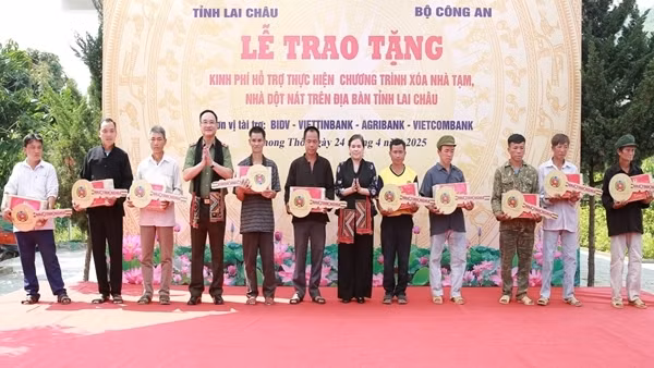 Dựng mái ấm giữa đại ngàn – Hành trình yêu thương của người lính Công an