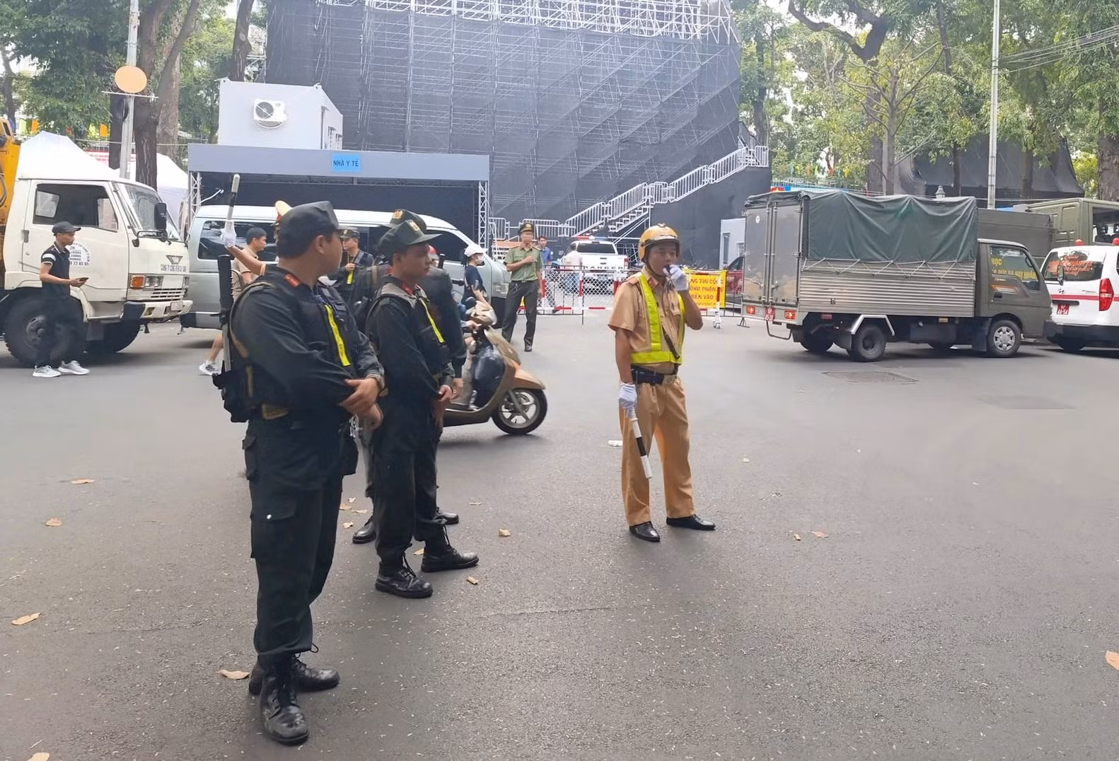 Tổng hợp luyện diễu binh, diễu hành lần thứ 2 diễn ra thuận lợi -0