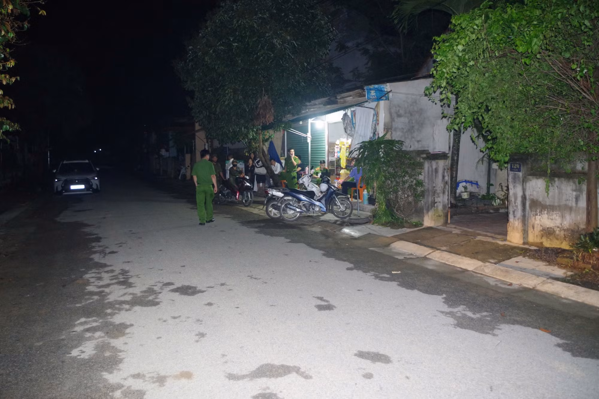 Công an điều tra nguyên nhân 2 chị em tử vong bất thường -0