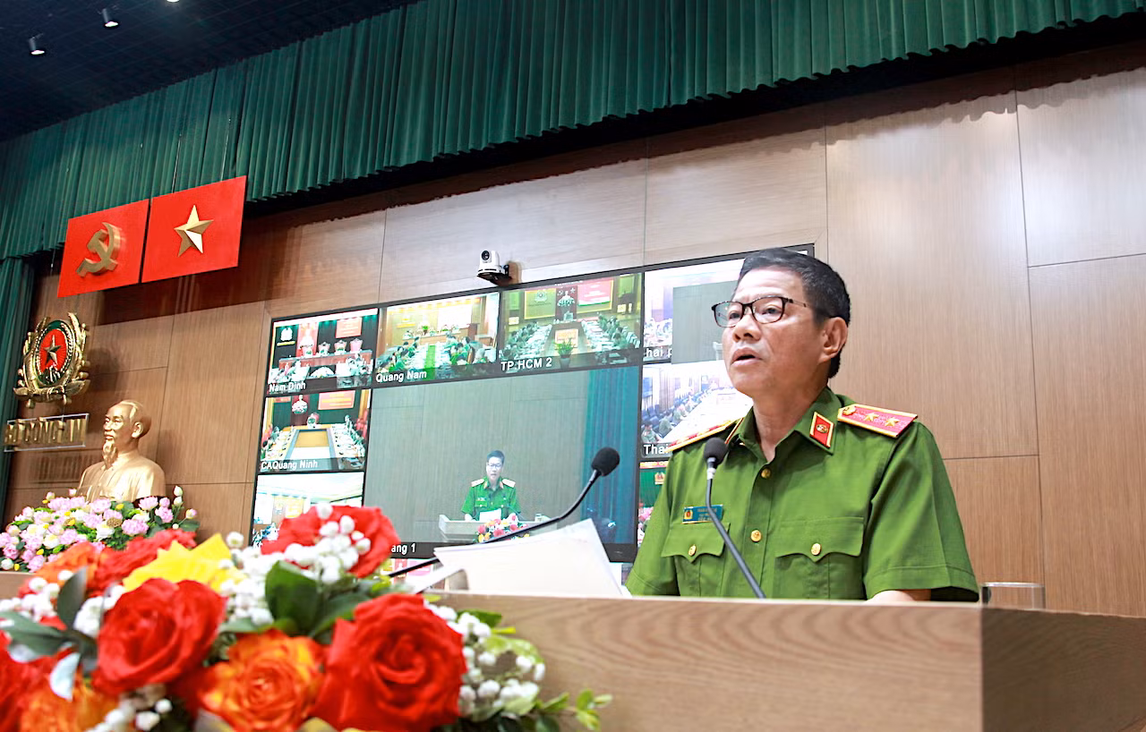Tập trung cao độ bảo vệ tuyệt đối an ninh, an toàn Lễ kỷ niệm 50 năm Ngày giải phóng miền Nam -1