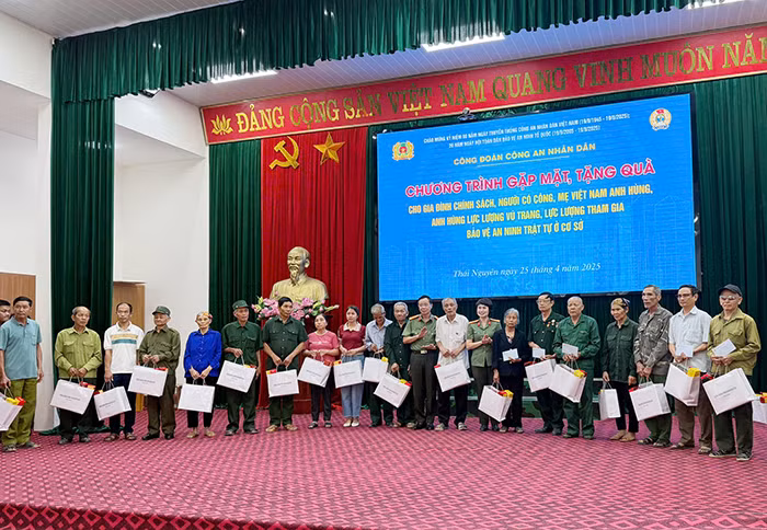 Công đoàn CAND tổ chức hoạt động sinh hoạt chính trị, an sinh xã hội tại huyện Định Hóa, tỉnh Thái Nguyên -0