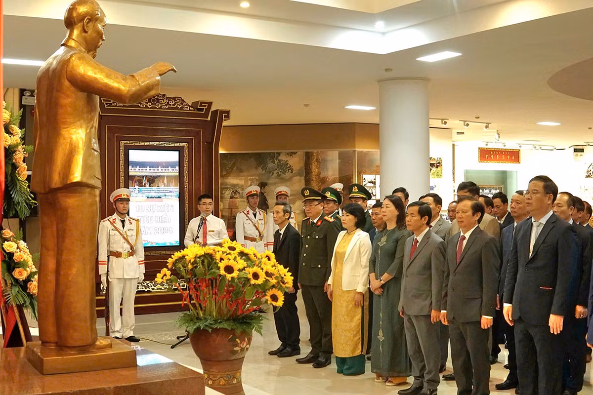 chutichhochiminh 1.jpg -0