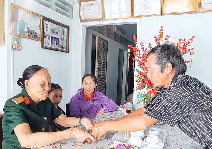 Người mang 4 lượng vàng hồi môn theo kháng chiến -0