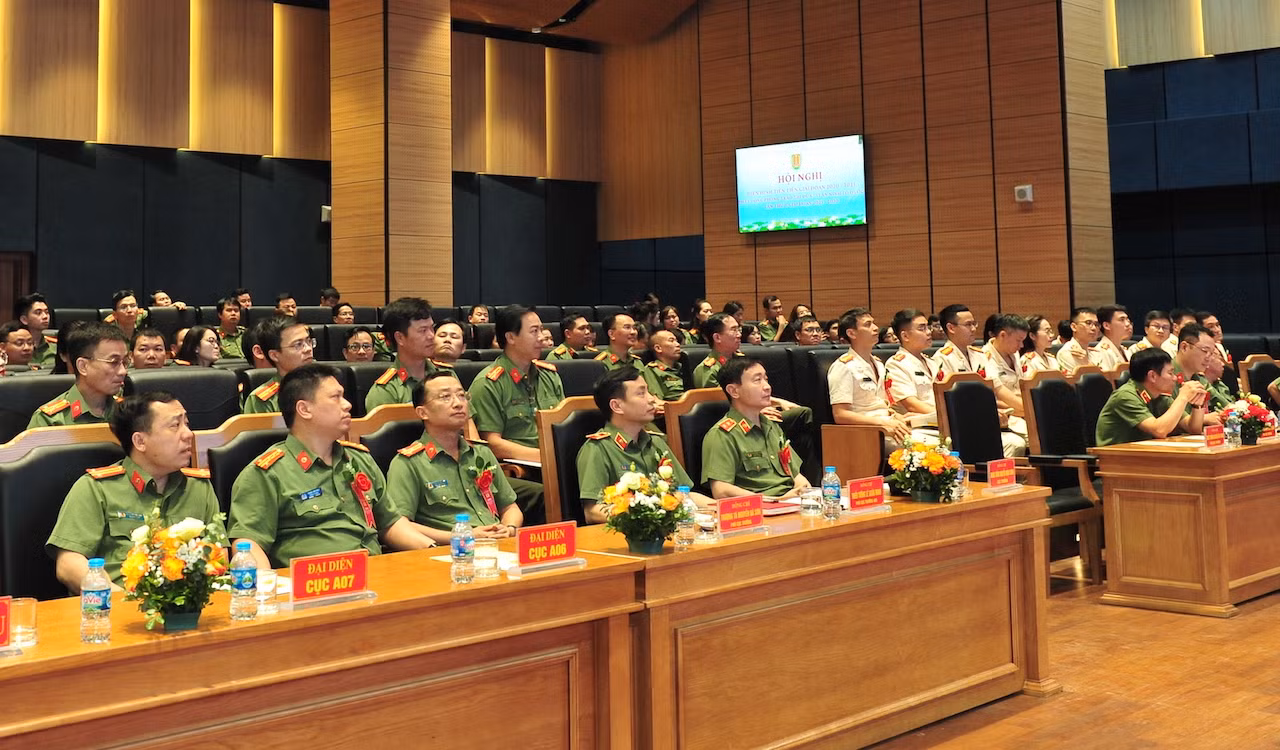 Xuất hiện nhiều tập thể, cá nhân điển hình tiên tiến với thành tích xuất sắc, nổi bật -0