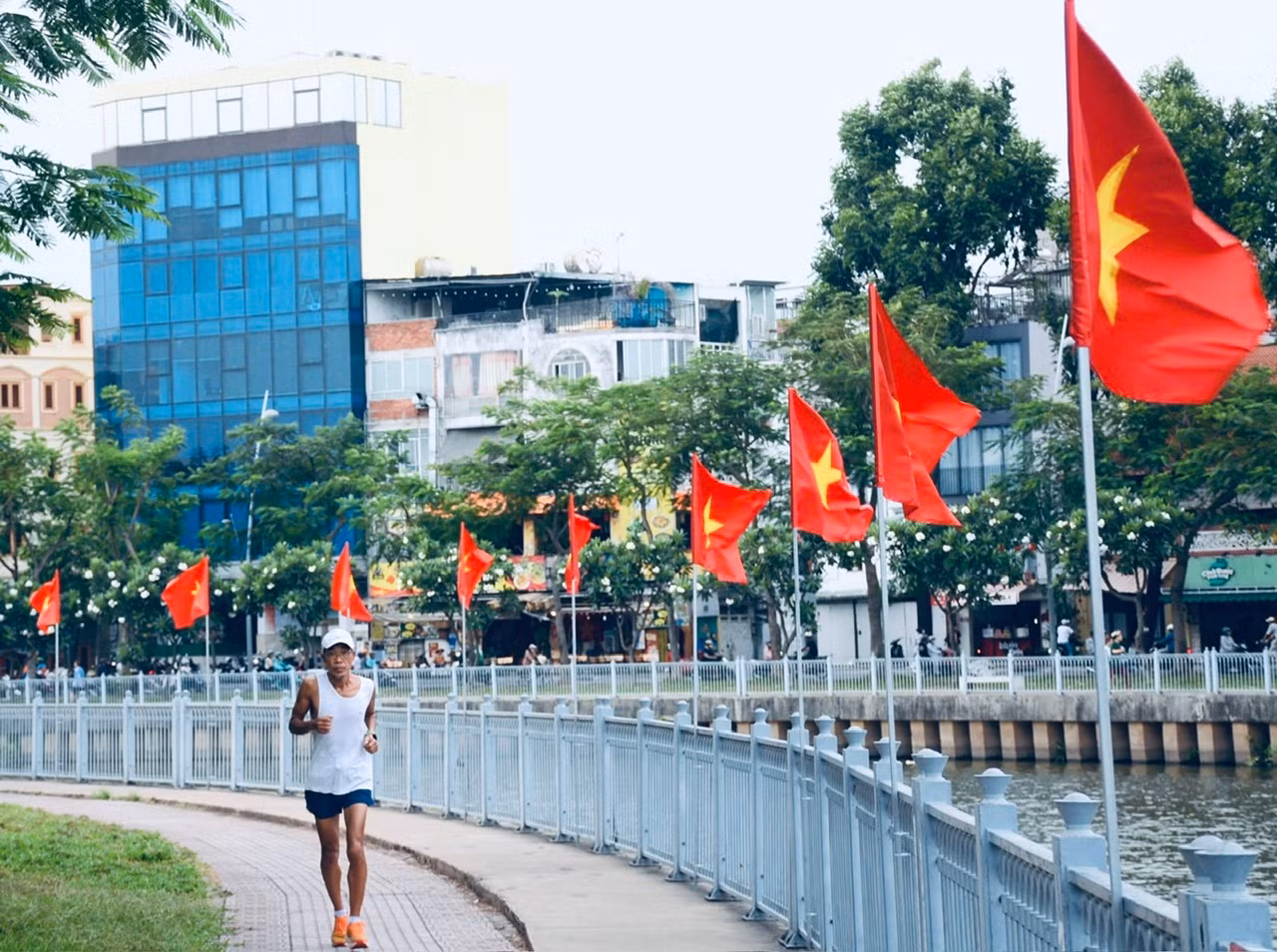 Ngắm vẻ đẹp của hòa bình, của sự thống nhất -4